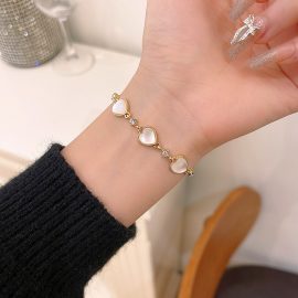 Exquisite cat's eye stone heart bracelet