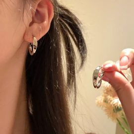Minimalist style hoop earrings