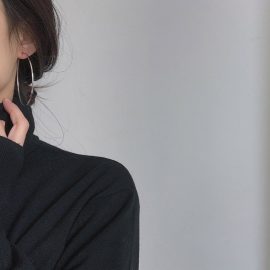 Plain hoop earrings
