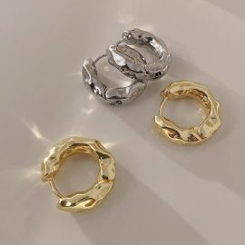 Retro metallic textured hoop earrings