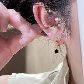 Exquisite black enamel round earrings
