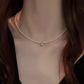 Extremely fine heart-shaped pearl necklace