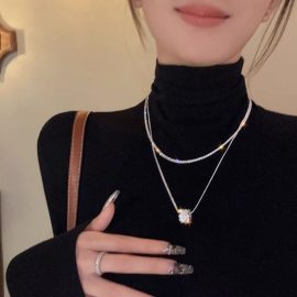 Double-layered metal necklace