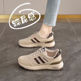 Women's non-slip mesh athletic shoes with a "walking on clouds" feel, perfect for spring 2026