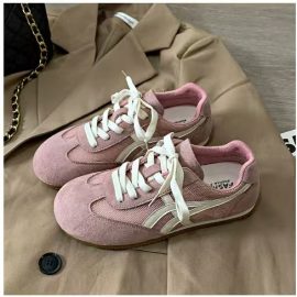Retro flat German training shoes
