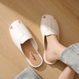 French retro closed-toe slippers