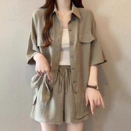 Plus-size French-style relaxed shirt and shorts set