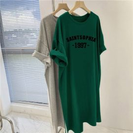 Mid-length, over-the-knee, pure cotton white short-sleeved dress