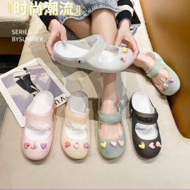 Women's non-slip closed-toe sandals
